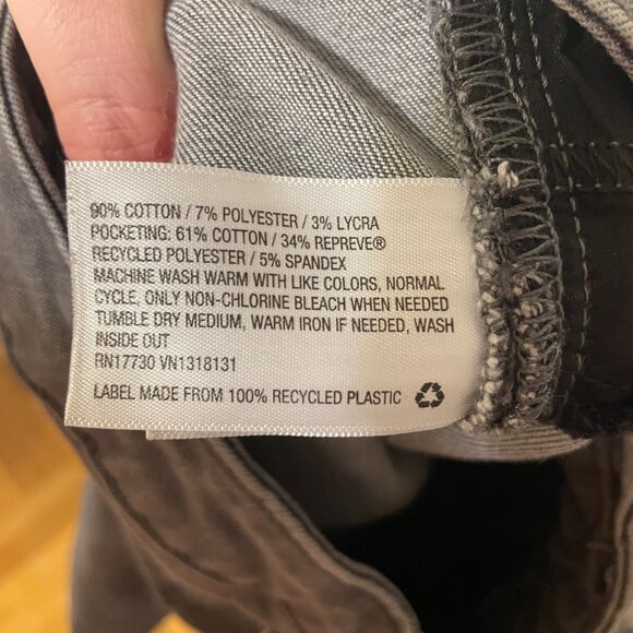 🔥 Universal Thread™ | Women's Distressed Gray Mid-Rise Skinny Jeans 6/28R - Picture 7 of 7